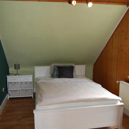 Apartment Grosses Haus Am Waldrand Mit Garten Und Parkplatz